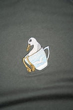 Last inn bildet i Galleri-visningsprogrammet, Mini Seagull in a Cup T-shirt (Urban Chic)
