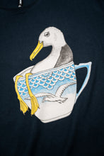 Last inn bildet i Galleri-visningsprogrammet, Seagull in a Cup T-shirt (Blueberry)
