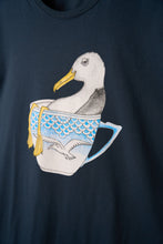Last inn bildet i Galleri-visningsprogrammet, Seagull in a Cup T-shirt (Blueberry)

