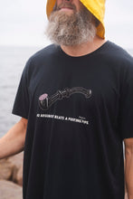 Last inn bildet i Galleri-visningsprogrammet, Lakridspibe T-shirt (Moonless Night)
