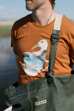 Last inn bildet i Galleri-visningsprogrammet, Seagull in a Cup T-shirt (Mocha Bisque)
