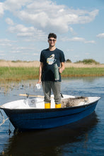 Last inn bildet i Galleri-visningsprogrammet, Seagull in a Cup T-shirt (Blueberry)
