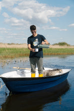 Last inn bildet i Galleri-visningsprogrammet, Seagull in a Cup T-shirt (Blueberry)
