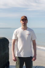 Last inn bildet i Galleri-visningsprogrammet, The Smoking Salmon T-shirt (Star White)
