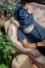 Last inn bildet i Galleri-visningsprogrammet, Sunshine Seal T-shirt
