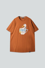 Last inn bildet i Galleri-visningsprogrammet, Seagull in a Cup T-shirt (Mocha Bisque)
