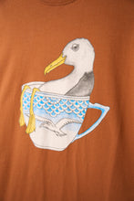 Last inn bildet i Galleri-visningsprogrammet, Seagull in a Cup T-shirt (Mocha Bisque)
