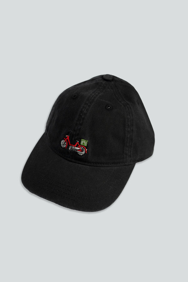 Red Maxi Cap (Black)