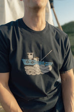 Last inn bildet i Galleri-visningsprogrammet, Fishing Vessel T-shirt (Blueberry)
