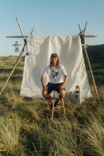 Last inn bildet i Galleri-visningsprogrammet, Surf&#39;s Up T-shirt (Star White)
