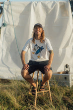 Last inn bildet i Galleri-visningsprogrammet, Surf&#39;s Up T-shirt (Star White)
