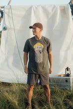 Last inn bildet i Galleri-visningsprogrammet, Fishy Beard T-shirt (Urban Chic)
