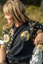 Last inn bildet i Galleri-visningsprogrammet, Sunshine Seagull T-shirt (Moonless Night)
