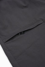 Last inn bildet i Galleri-visningsprogrammet, Travel Shorts (Moonless Night)
